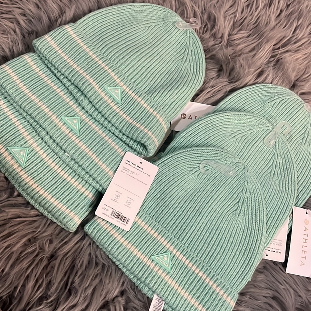 Athleta daily knit beanie